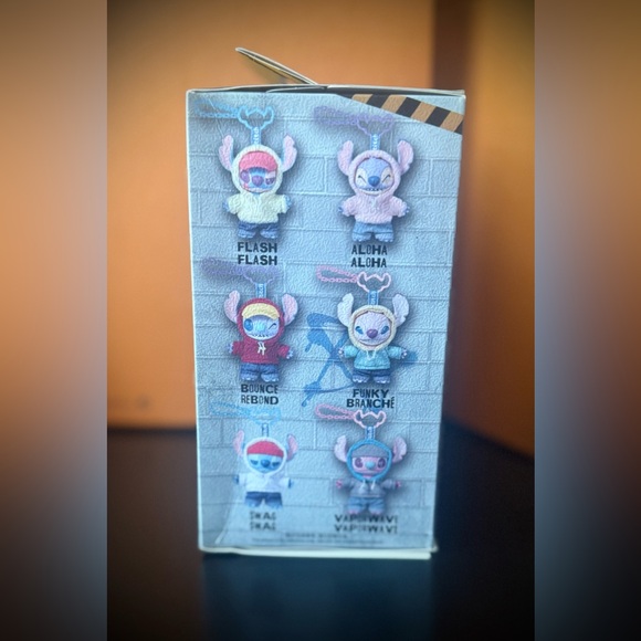 MINISO x Disney Stitch GenZ Street Collection Vinyl Plush Pendent - Flash - Picture 4 of 4